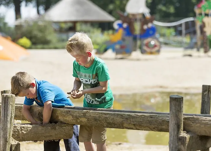 Parque de vacaciones De Twee Bruggen