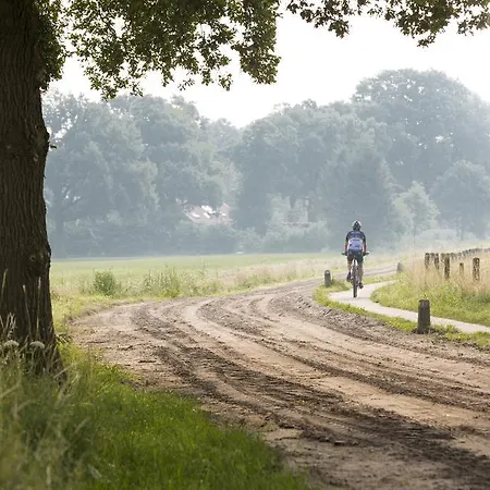 ホリデーパーク De Twee Bruggen ウィンタースウェイク
